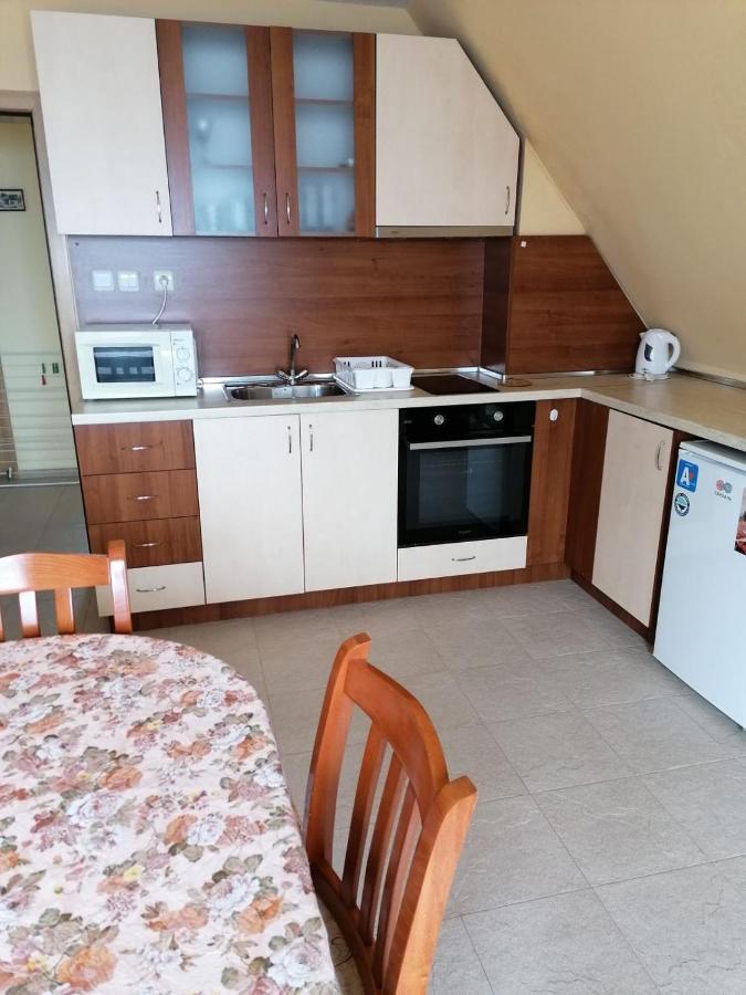 Villa Krisia Apartments Sozopol Bagian luar foto