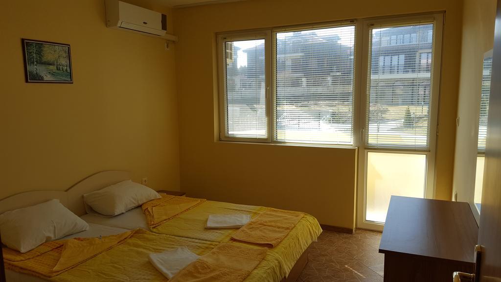 Villa Krisia Apartments Sozopol Bagian luar foto
