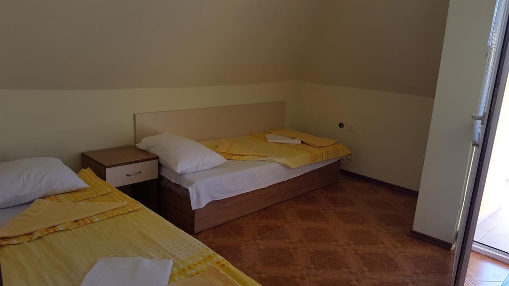 Villa Krisia Apartments Sozopol Bagian luar foto